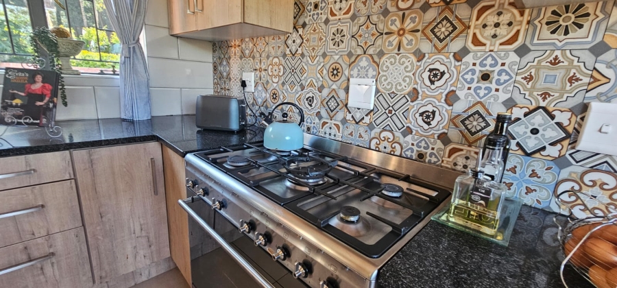 To Let 7 Bedroom Property for Rent in Safari Gardens North West